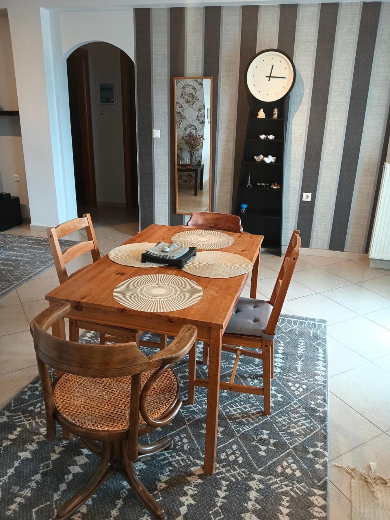 ησυχο και ανετο Apartment Lamia